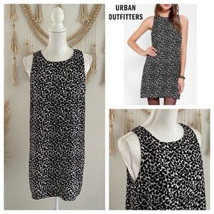 Urban Outfitters black cream shift mini dress floral leaves sleeveless spring L